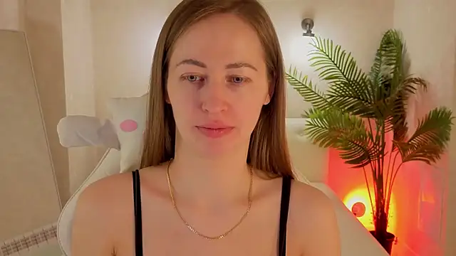 Bella McKenzie online show from March 16, 1:52 am