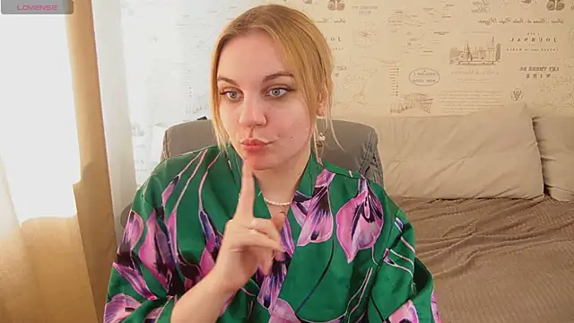 Glow Margo online show from June 20, 1:20 am