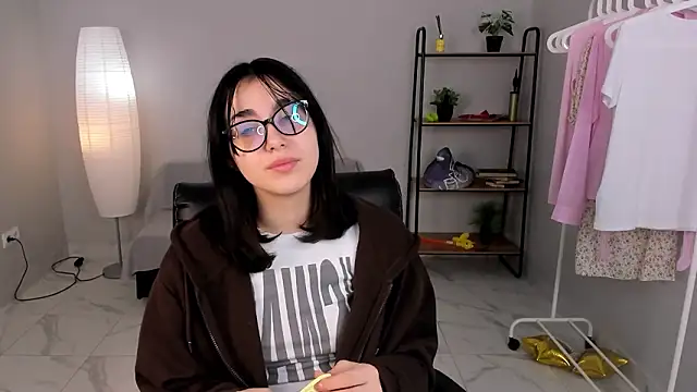 Bell Menis online show from March 17, 11:47 am