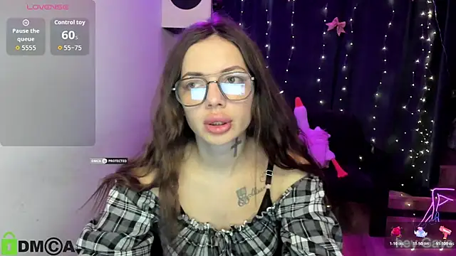 AlisMoonly online show from March 12, 7:27 pm