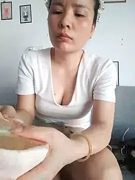 Ivy Trix2 online show from June 23, 9:18 am