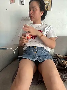 Ivy Trix2 online show from June 15, 8:47 am