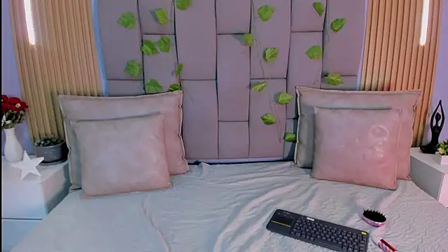 ValeriaRose  online show from March 13, 12:50 pm