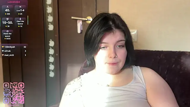 MidnightSophia online show from March 17, 5:44 am