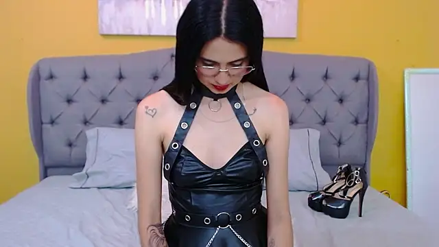 alexaneuer online show from July 28, 4:39 pm