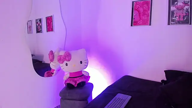 melodyy33  online show from March 15, 7:32 am