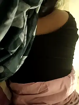 Nude-couple2 online show from March 26, 5:47 pm