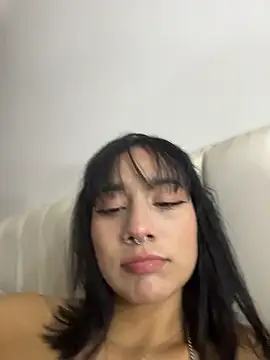 LauStar  online show from March 19, 12:15 am