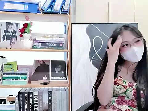 LeNaLyy online show from March 6, 6:52 am