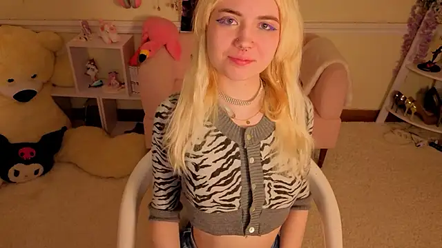 Iris Ivory online show from March 15, 7:43 am