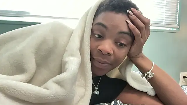 PetiteWet online show from March 26, 7:48 pm