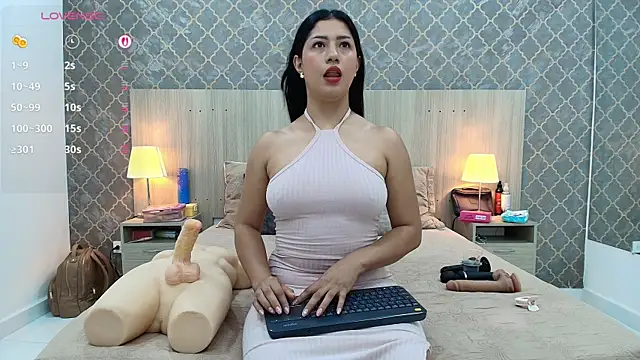 martina ayala online show from August 1, 11:45 am