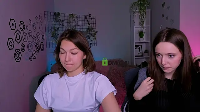 chloe ley online show from April 29, 11:13 am