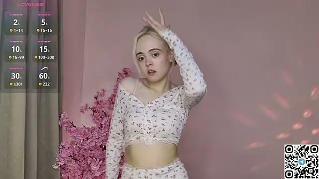 Bambi Bloom online show from April 30, 5:34 am