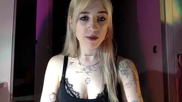 EmmyWet online show from April 28, 5:28 pm
