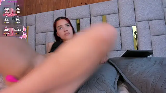 camilaa smith  online show from March 10, 8:13 pm