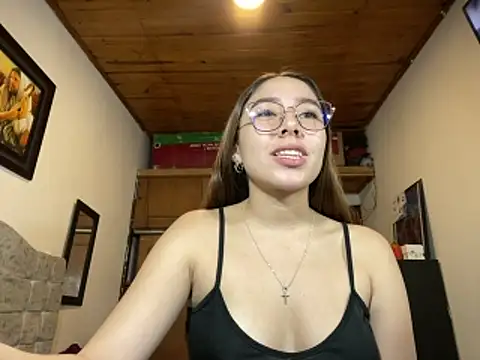 SquirtMaddiee  online show from March 17, 11:09 pm