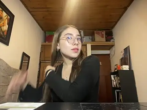 SquirtMaddiee  online show from March 22, 4:40 am