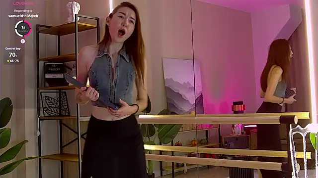 EmilyGray   online show from July 27, 6:54 am