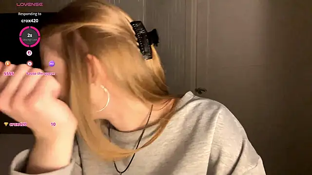Anika Socutehe online show from April 29, 6:46 pm