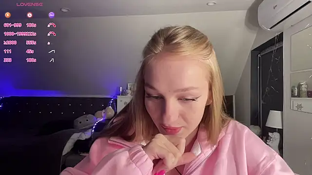 Anika Socutehe online show from July 29, 9:26 pm