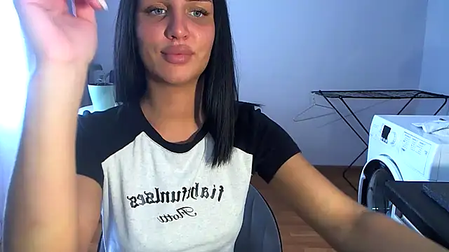 imvika online show from May 15, 4:05 am