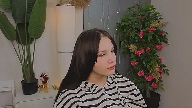 EnidRitzel online show from March 14, 7:04 pm