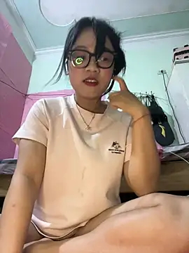Leeeeiu online show from May 2, 3:26 pm