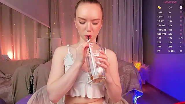 MilaKika online show from March 3, 7:09 pm