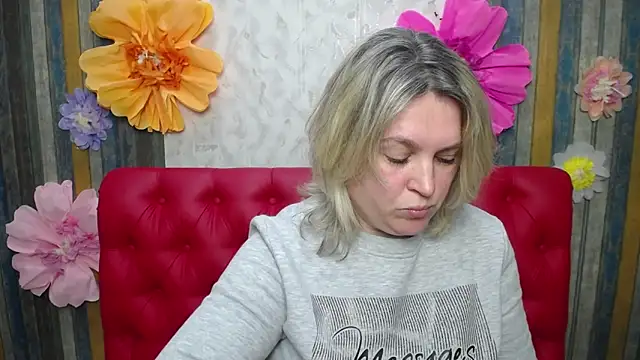 VickyRobins online show from March 16, 7:23 am