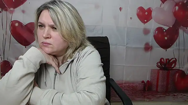 VickyRobins online show from March 6, 10:10 am