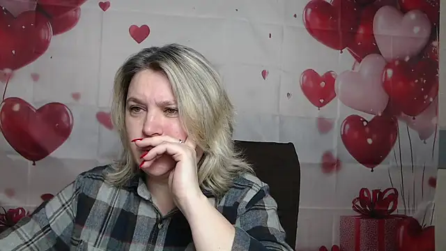 VickyRobins online show from March 9, 6:49 am