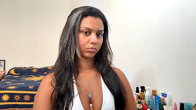 NicolasaSwarm online show from March 3, 5:41 pm