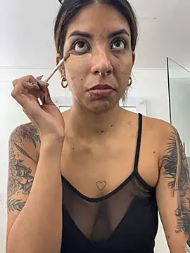 VioletaHills  online show from June 7, 1:18 pm