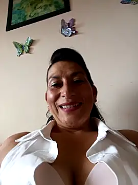 Lucia Rios online show from May 4, 9:29 pm