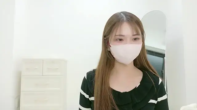 marinachan v online show from March 17, 2:43 pm