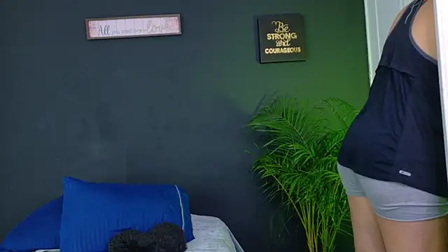 Valeriaa cruz online show from May 3, 12:03 am