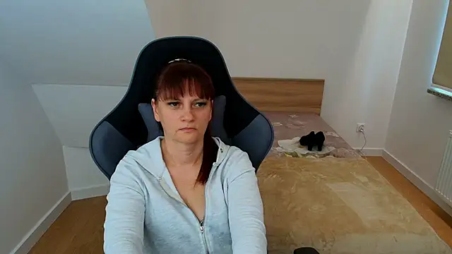 LaraMouse online show from March 30, 3:44 pm