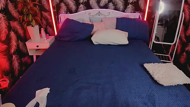 SauvageBirdy online show from March 13, 9:05 pm