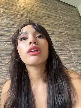 Mia-villalobos online show from May 6, 2:54 pm