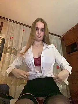 LunaVey online show from June 12, 6:38 pm