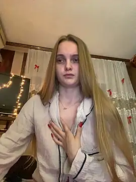 LunaVey online show from June 5, 6:25 pm