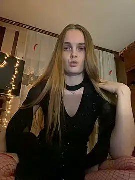 LunaVey online show from June 3, 6:35 pm