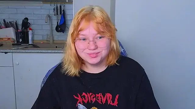 soft focus online show from May 1, 4:48 am