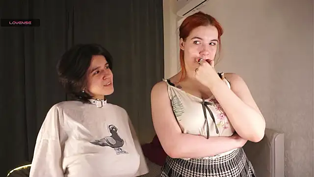 LenoreOlevera online show from March 11, 6:32 pm