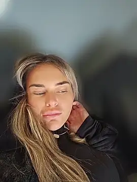 CarmenCapricorn online show from March 18, 4:45 pm