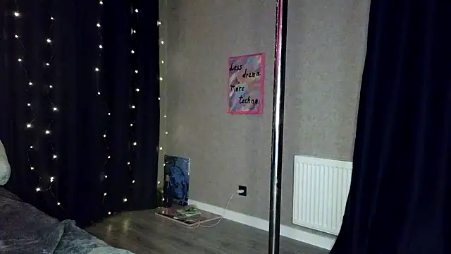 eva foxe online show from March 6, 5:19 pm