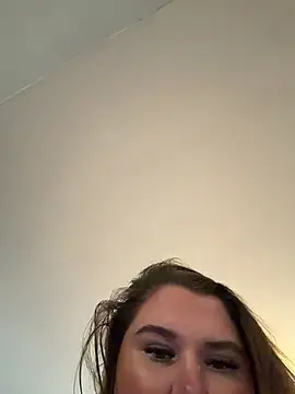 BeeMay22 online show from March 5, 3:41 pm