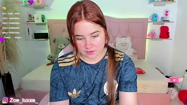 Zoe Luxxe  online show from July 7, 11:18 pm