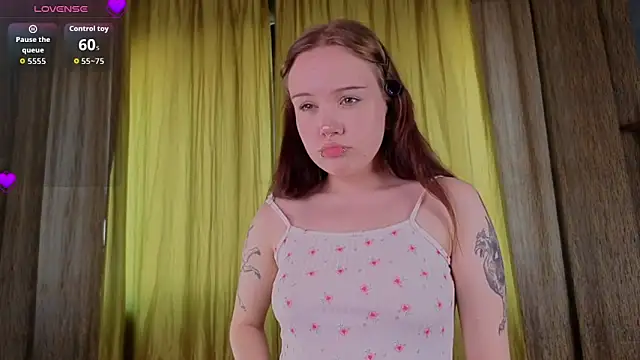 LeahAllsop online show from August 3, 2:04 am